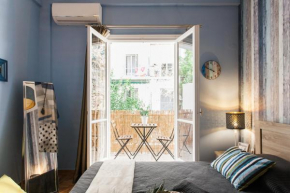 Safe quiet rooms in apartment close to metro station and walk Acropolis